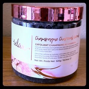 Champagne Charcoal scrub🌟